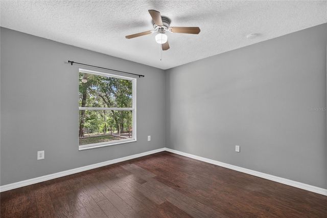 24307 ADAIR AVENUE, Sorrento, FL 32776