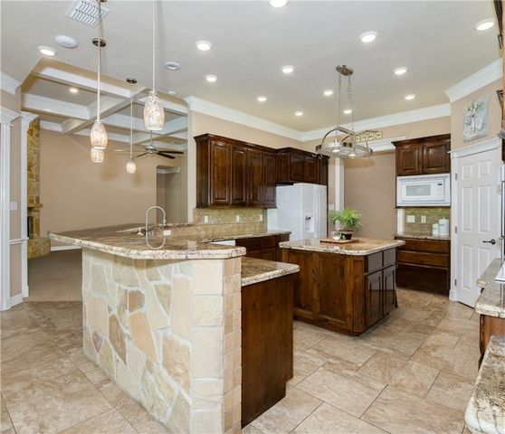 17899 Saddle Creek Drive, College Station, TX 77845
