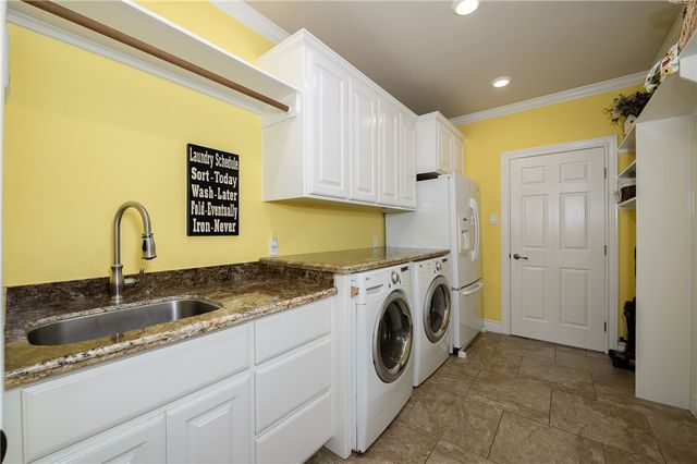 17899 Saddle Creek Drive, College Station, TX 77845