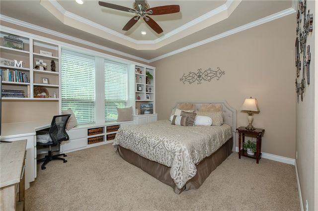 17899 Saddle Creek Drive, College Station, TX 77845