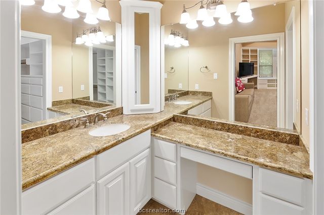 17899 Saddle Creek Drive, College Station, TX 77845