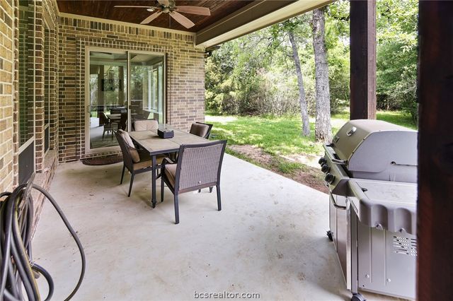 17899 Saddle Creek Drive, College Station, TX 77845