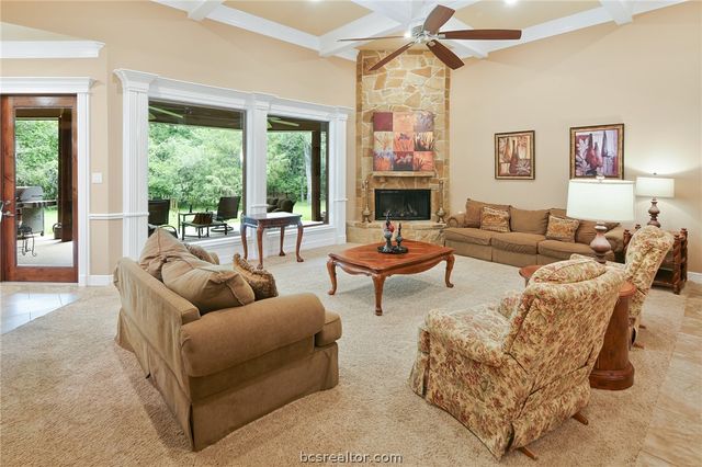 17899 Saddle Creek Drive, College Station, TX 77845