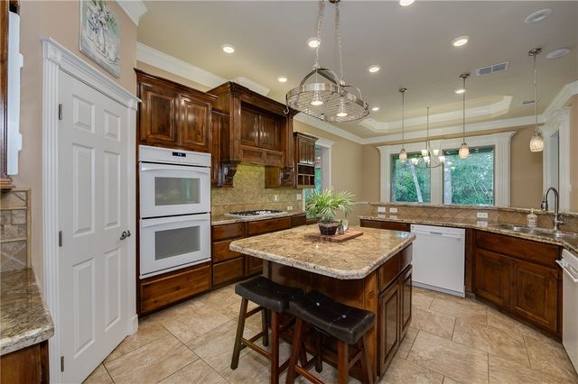 17899 Saddle Creek Drive, College Station, TX 77845