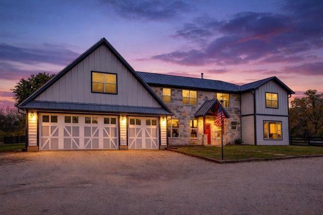 196 Milam LN, Bastrop, TX 78602