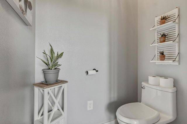 196 Milam LN, Bastrop, TX 78602