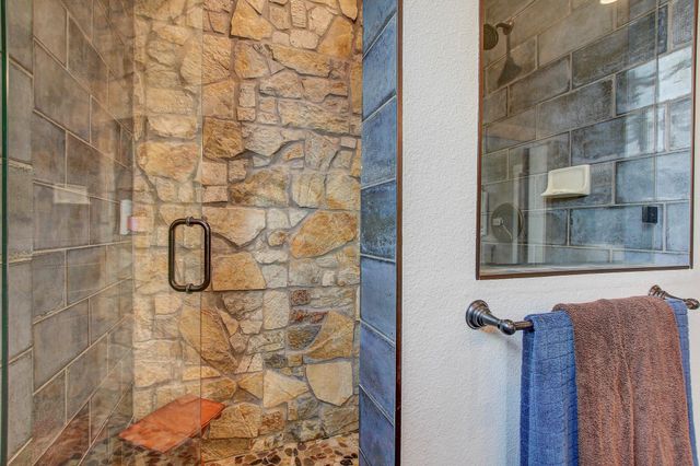 196 Milam LN, Bastrop, TX 78602