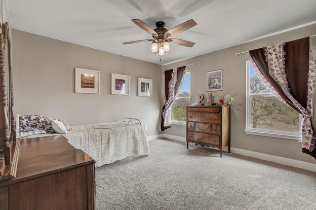 196 Milam LN, Bastrop, TX 78602