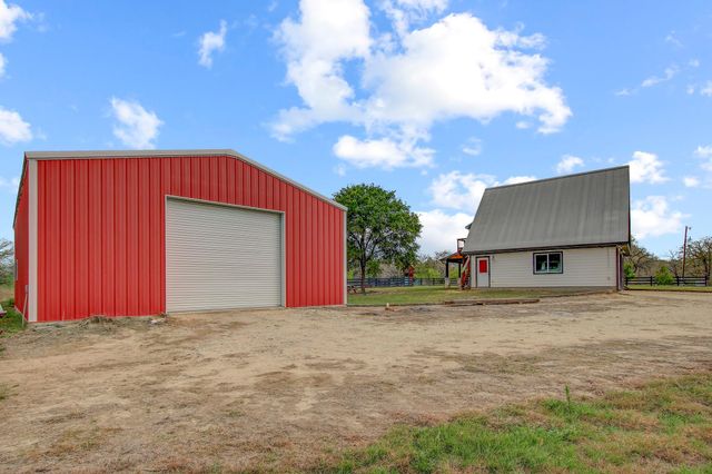 196 Milam LN, Bastrop, TX 78602