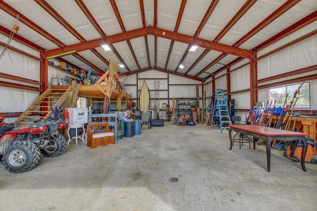 196 Milam LN, Bastrop, TX 78602