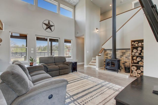 196 Milam LN, Bastrop, TX 78602