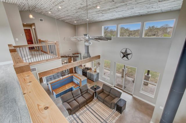 196 Milam LN, Bastrop, TX 78602