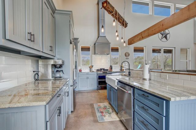 196 Milam LN, Bastrop, TX 78602