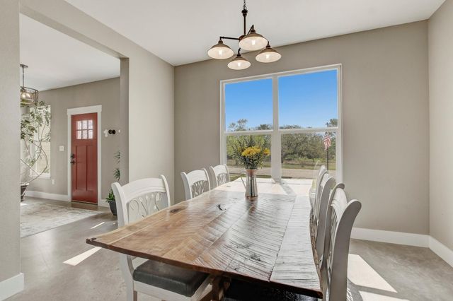 196 Milam LN, Bastrop, TX 78602