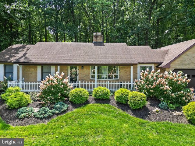112 SUNNYFIELD DR, Fleetwood, PA 19522