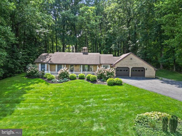112 SUNNYFIELD DR, Fleetwood, PA 19522