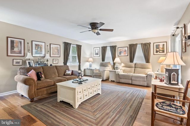112 SUNNYFIELD DR, Fleetwood, PA 19522