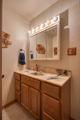 591 Sussex Court, Elk Grove Village, IL 60007