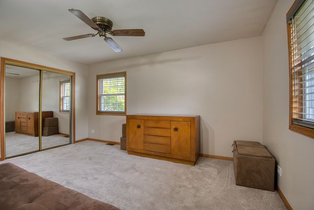 591 Sussex Court, Elk Grove Village, IL 60007