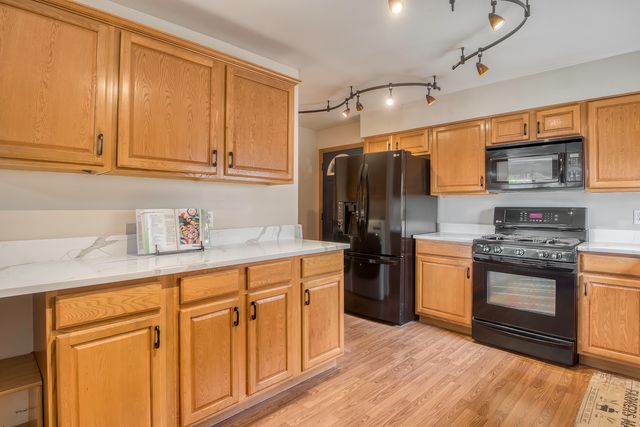 591 Sussex Court, Elk Grove Village, IL 60007