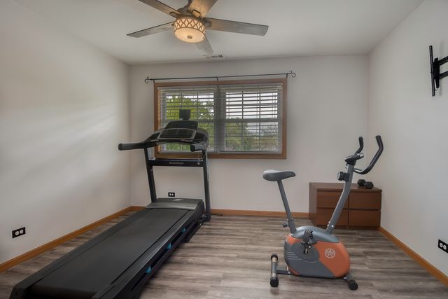 591 Sussex Court, Elk Grove Village, IL 60007