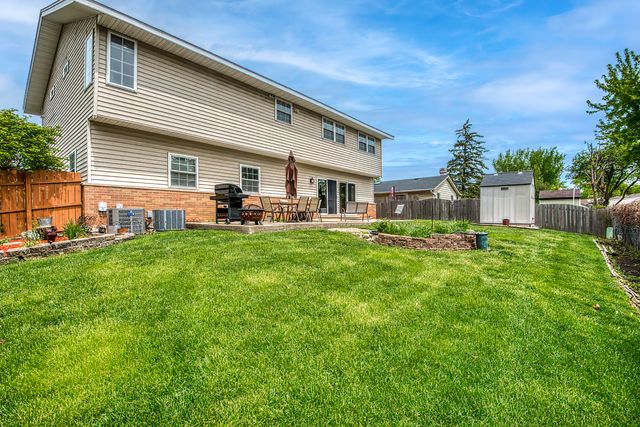 591 Sussex Court, Elk Grove Village, IL 60007
