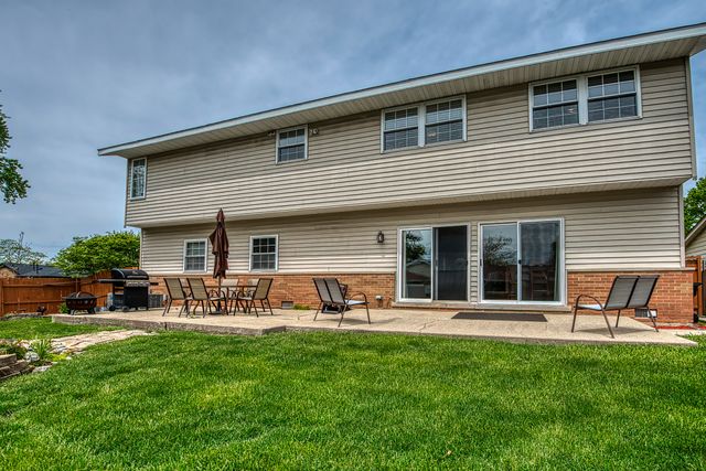 591 Sussex Court, Elk Grove Village, IL 60007