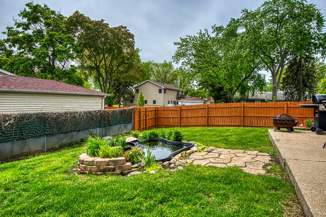 591 Sussex Court, Elk Grove Village, IL 60007