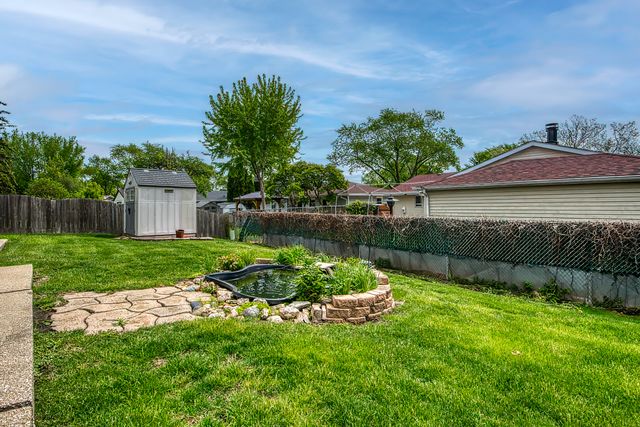 591 Sussex Court, Elk Grove Village, IL 60007
