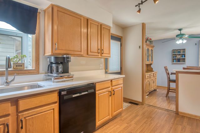 591 Sussex Court, Elk Grove Village, IL 60007
