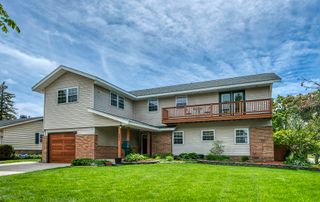 591 Sussex Court, Elk Grove Village, IL 60007