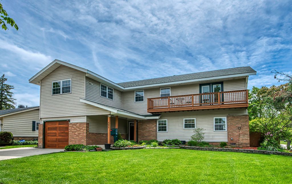 591 Sussex Court, Elk Grove Village, IL 60007