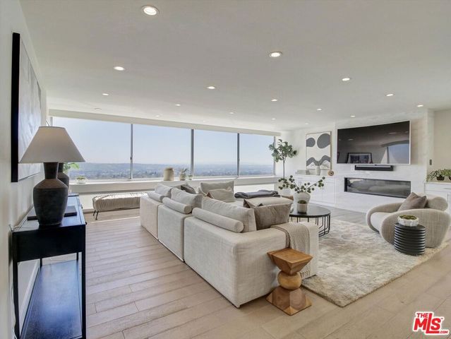 2220 Avenue Of The Stars 2605, Los Angeles, CA 90067