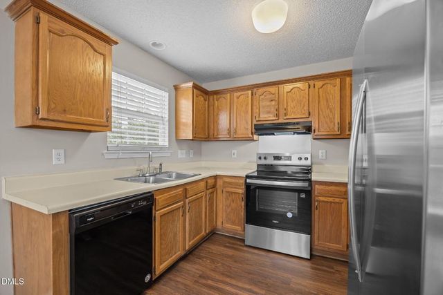 704 Pepperstone Court, Fuquay Varina, NC 27526