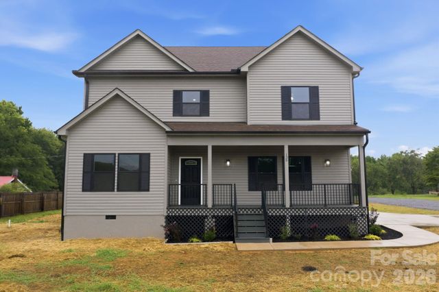 135 Elmwood Road, Statesville, NC 28625