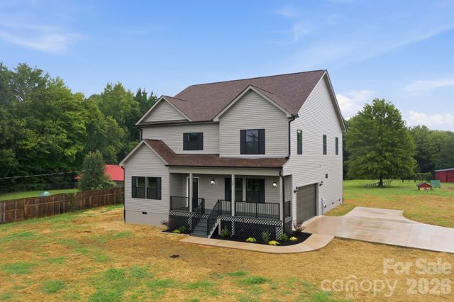 135 Elmwood Road, Statesville, NC 28625