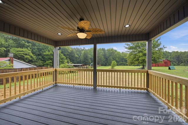 135 Elmwood Road, Statesville, NC 28625
