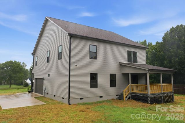 135 Elmwood Road, Statesville, NC 28625