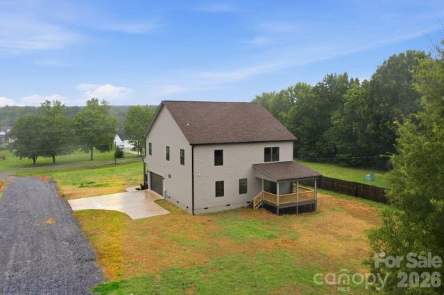 135 Elmwood Road, Statesville, NC 28625