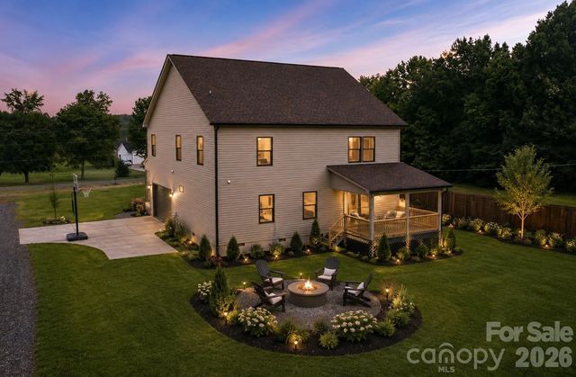 135 Elmwood Road, Statesville, NC 28625