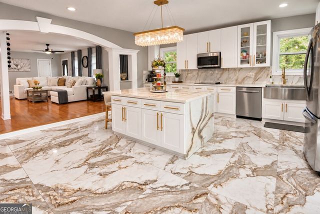 2323 Cambridge Street, Snellville, GA 30078