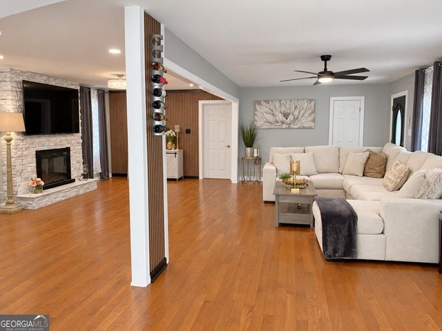 2323 Cambridge Street, Snellville, GA 30078