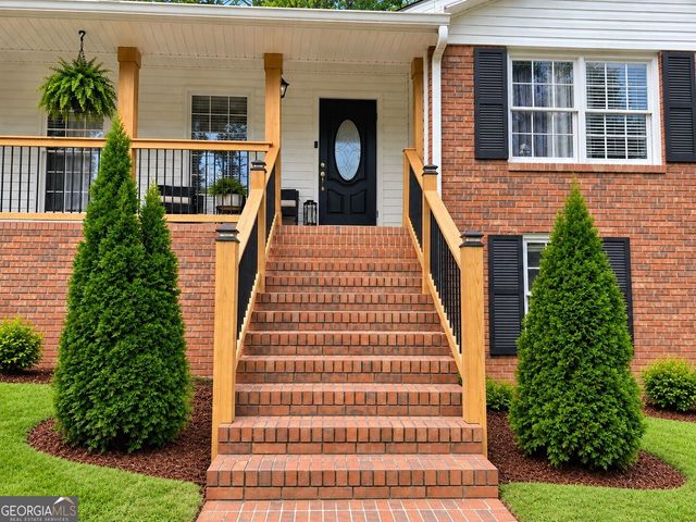 2323 Cambridge Street, Snellville, GA 30078