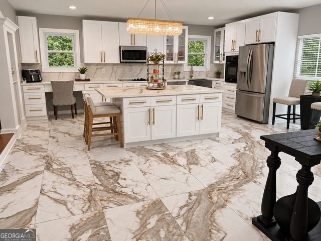 2323 Cambridge Street, Snellville, GA 30078