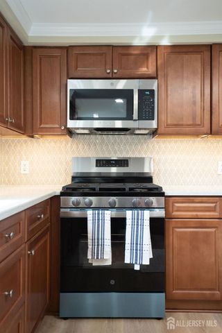 7 Deerbrook Boulevard, North Brunswick, NJ 08902