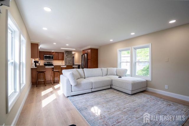 7 Deerbrook Boulevard, North Brunswick, NJ 08902