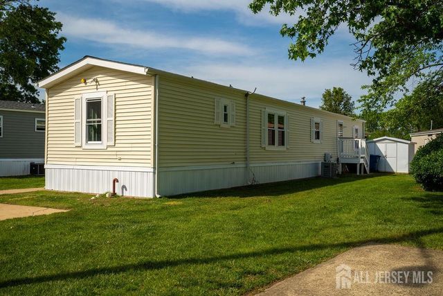7 Deerbrook Boulevard, North Brunswick, NJ 08902