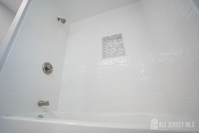 7 Deerbrook Boulevard, North Brunswick, NJ 08902