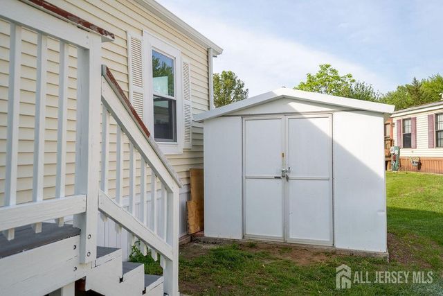 7 Deerbrook Boulevard, North Brunswick, NJ 08902