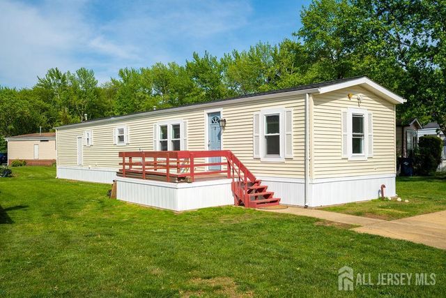 7 Deerbrook Boulevard, North Brunswick, NJ 08902